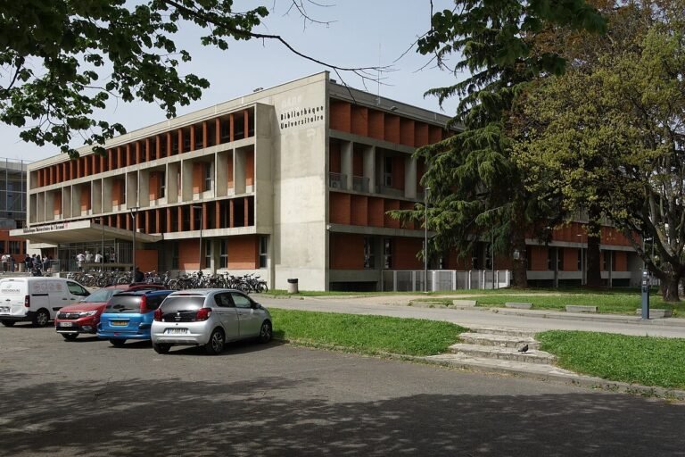 University library in Toulouse, one of the affordable universities in France for Indian students