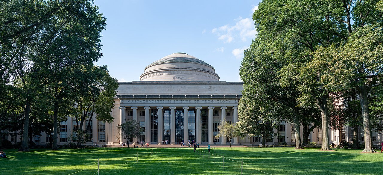 Great Dome of a leading STEM university, for STEM courses in USA for Indian students 2027